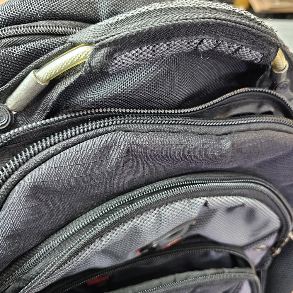 SWISSGEAR Wenger Synergy Laptop Backpack Black/ Grey Read